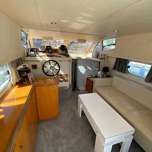  Bateau-hôtel - Divali - Duerme En Un Confortable Yate En Barcelona Espagne